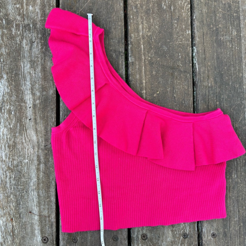 EXPRESS Ruffle One Shoulder Cropped Sweater Tank Size M - Picture 9 of 10